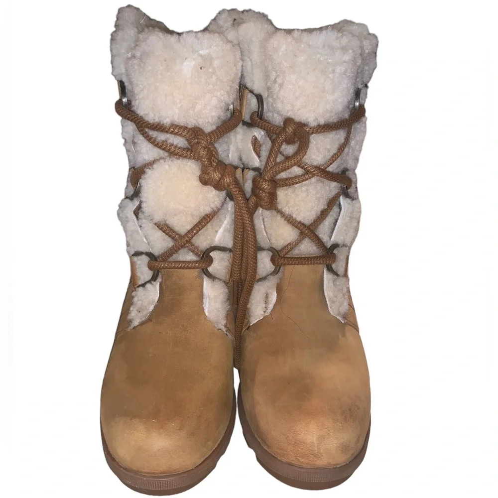 Sorel Lace Up Hidden Wedge Women’s Boots w/ shearling Light Tan Size 9
